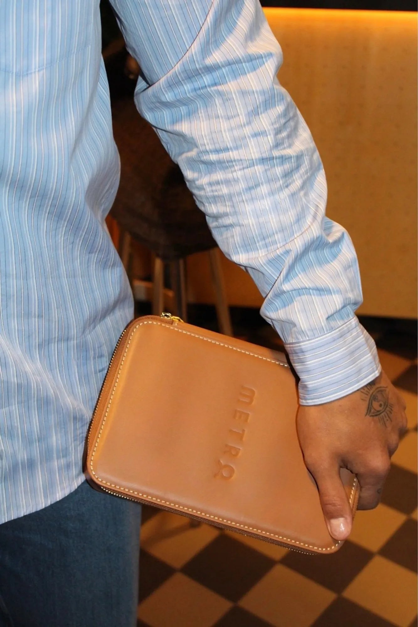 7868D7E6-7979-467A-AE33-41D2559FF3AA_1_105_c